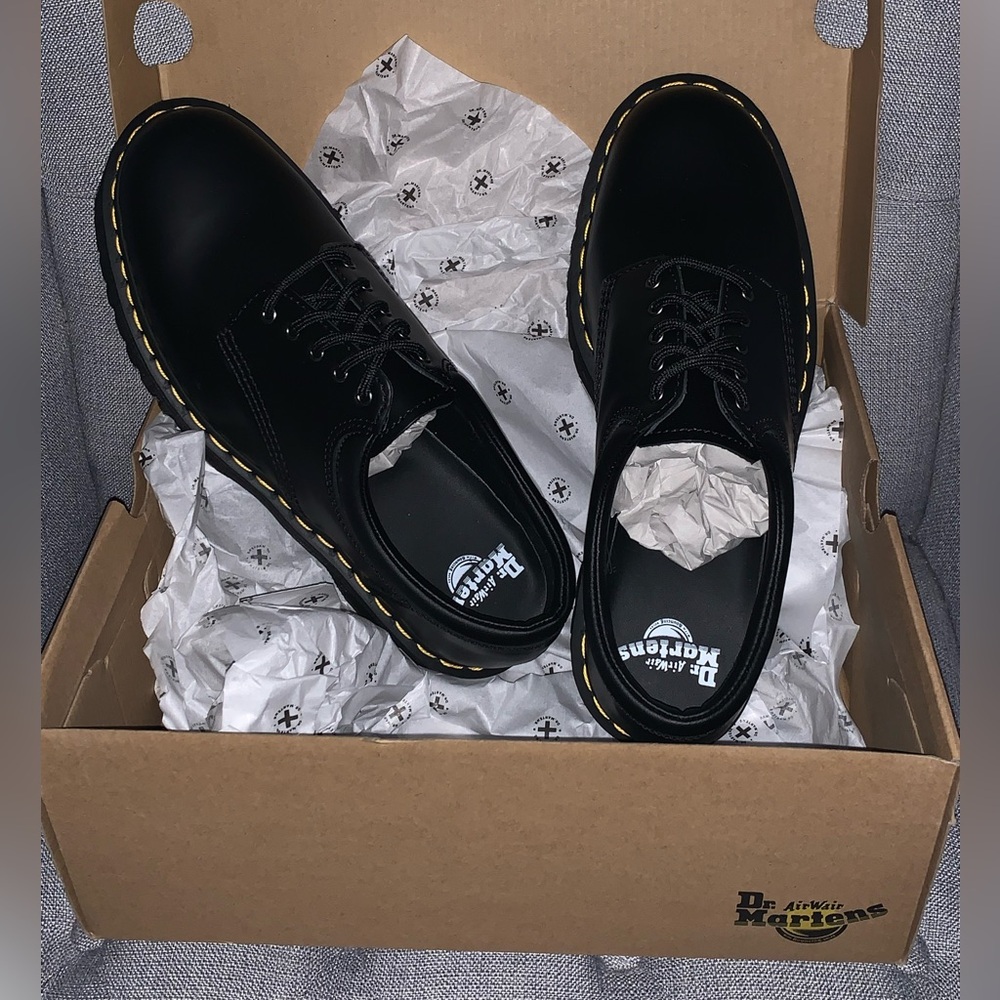 NIB Dr. Martens Quad Retro Shoes 11 - Picture 3 of 12